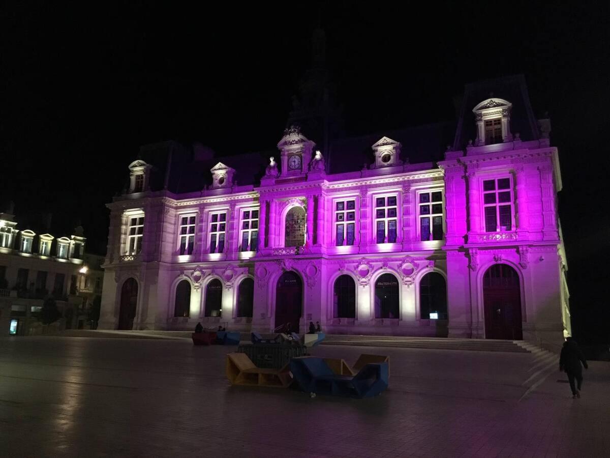 Le Square : Appartement Climatise En Centre Ville Poitiers Eksteriør bilde